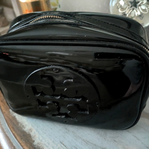 Tory Burch Handbags - Tory Burch Black Stacked Patent Leather Medium Cosmetic Bag Case